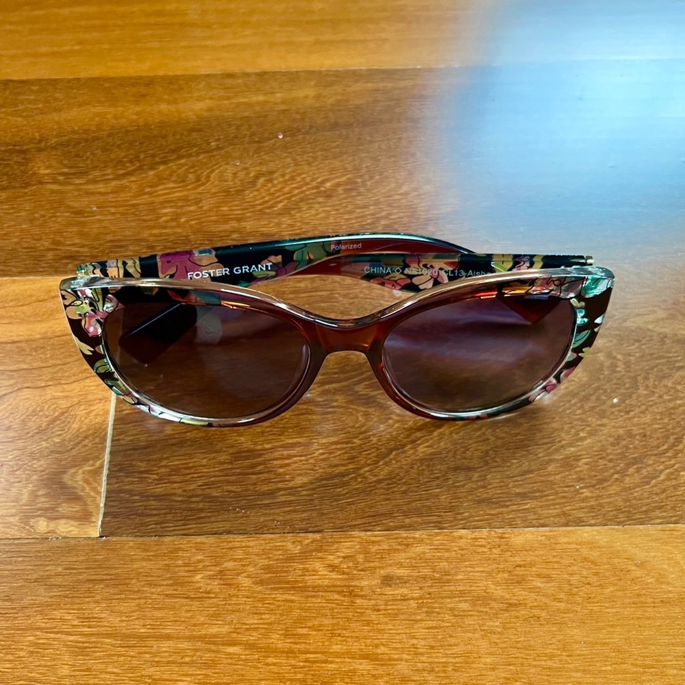 Foster Grant Aisha Flowered Women's Boho
Cat Eye Polarized Sunglasses